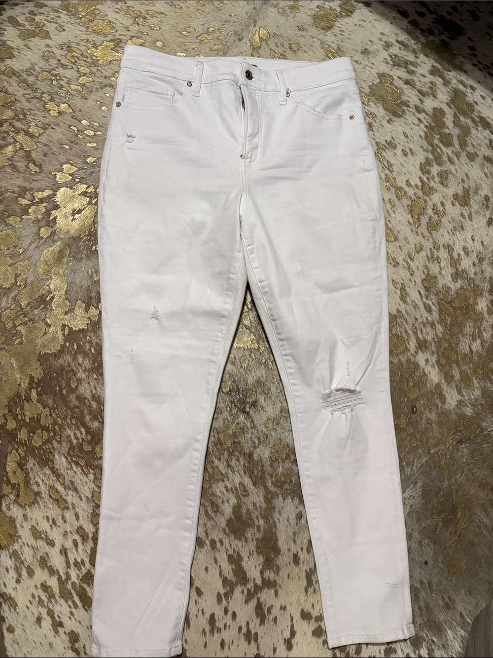 Express White Women’s Distressed Skinny Jeans